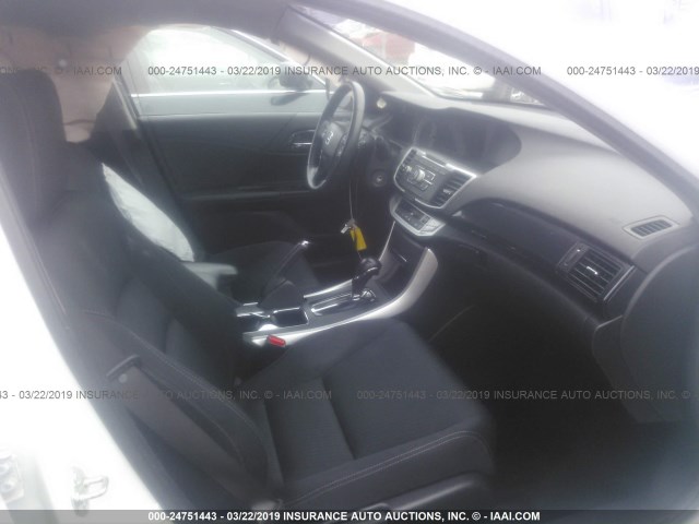 1HGCR2F50EA297324 - 2014 HONDA ACCORD SPORT WHITE photo 5