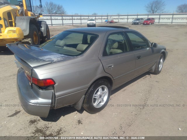 4T1BF22K9WU057151 - 1998 TOYOTA CAMRY CE/LE/XLE 棕色 照片 4