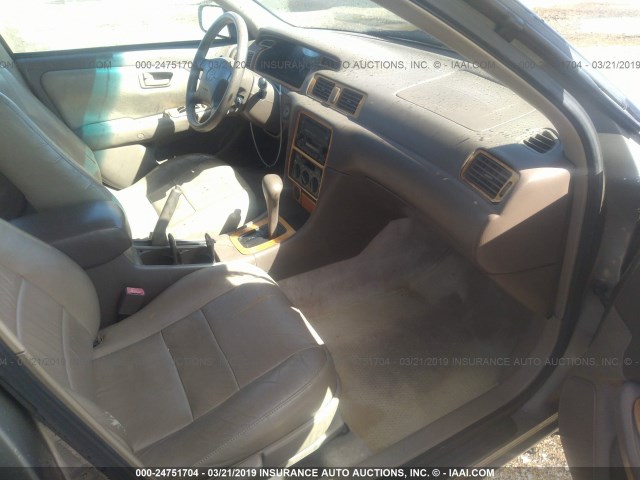 4T1BF22K9WU057151 - 1998 TOYOTA CAMRY CE/LE/XLE 棕色 照片 5