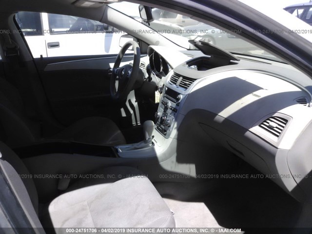 1G1ZB5E08CF338408 - 2012 CHEVROLET MALIBU LS SILVER photo 5