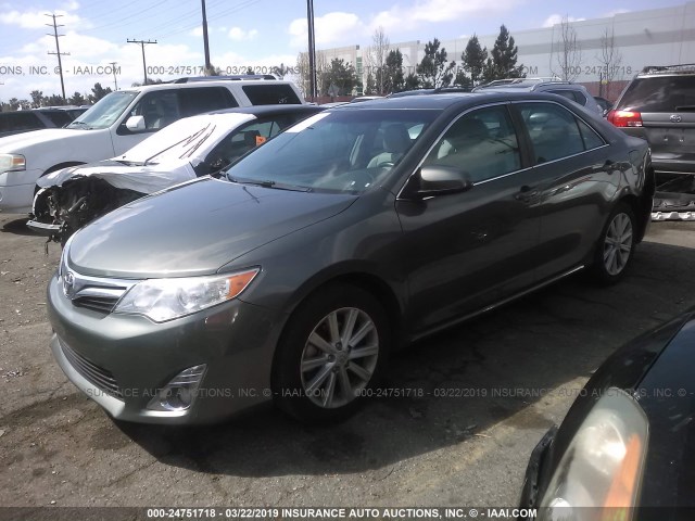 4T1BF1FK8CU557298 - 2012 TOYOTA CAMRY SE/LE/XLE GRAY photo 2