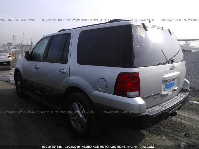 1FMRU15W44LA55002 - 2004 FORD EXPEDITION XLT SILVER photo 3