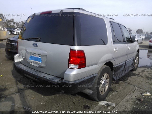 1FMRU15W44LA55002 - 2004 FORD EXPEDITION XLT SILVER photo 4