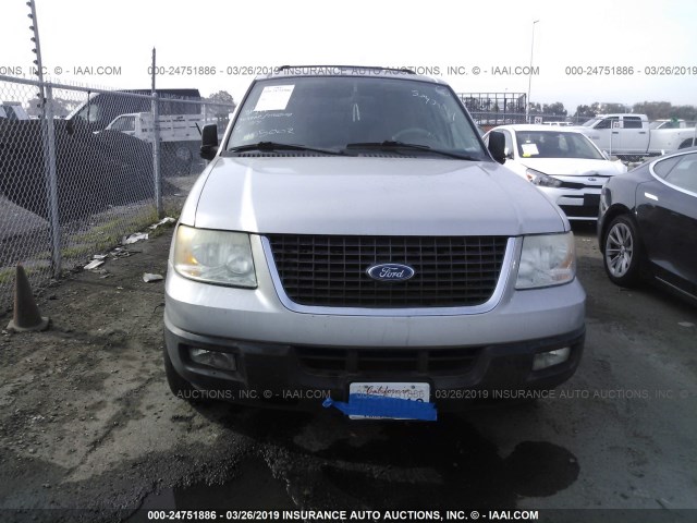 1FMRU15W44LA55002 - 2004 FORD EXPEDITION XLT SILVER photo 6