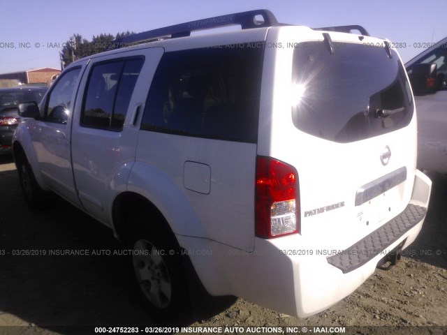 5N1AR18W45C762287 - 2005 NISSAN PATHFINDER LE/SE/XE WHITE photo 3