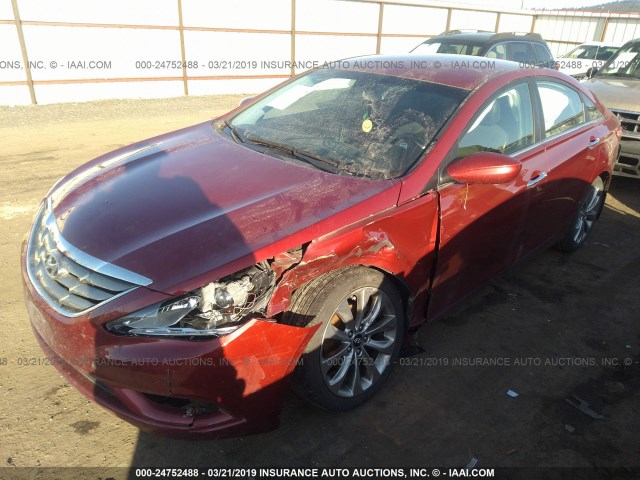 5NPEC4AC9DH794812 - 2013 HYUNDAI SONATA SE/LIMITED RED photo 2