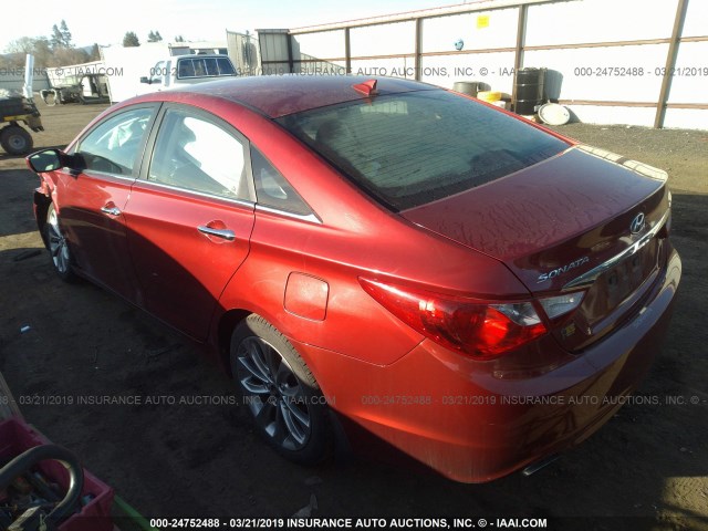 5NPEC4AC9DH794812 - 2013 HYUNDAI SONATA SE/LIMITED RED photo 3