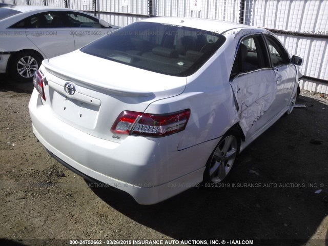 4T1BF3EK2BU733807 - 2011 TOYOTA CAMRY SE/LE/XLE WHITE photo 4