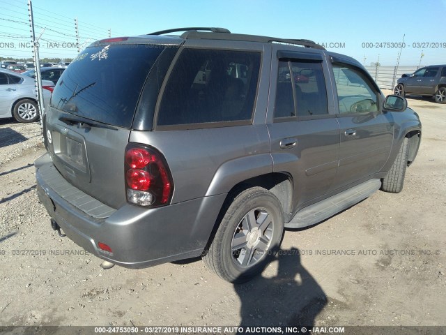 1GNDS13S672292676 - 2007 CHEVROLET TRAILBLAZER LS/LT GRAY photo 4