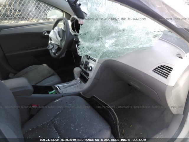 1G1ZA5E03CF163729 - 2012 CHEVROLET MALIBU LS SILVER photo 5