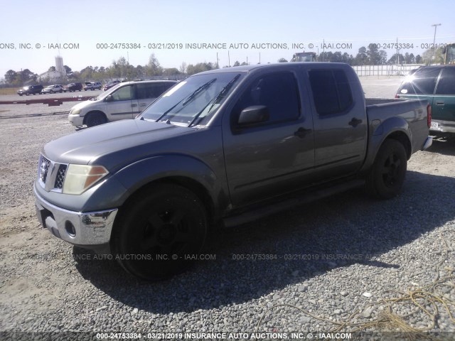 1N6AD07U45C429324 - 2005 NISSAN FRONTIER CREW CAB LE/SE/OFF ROAD GRAY photo 2