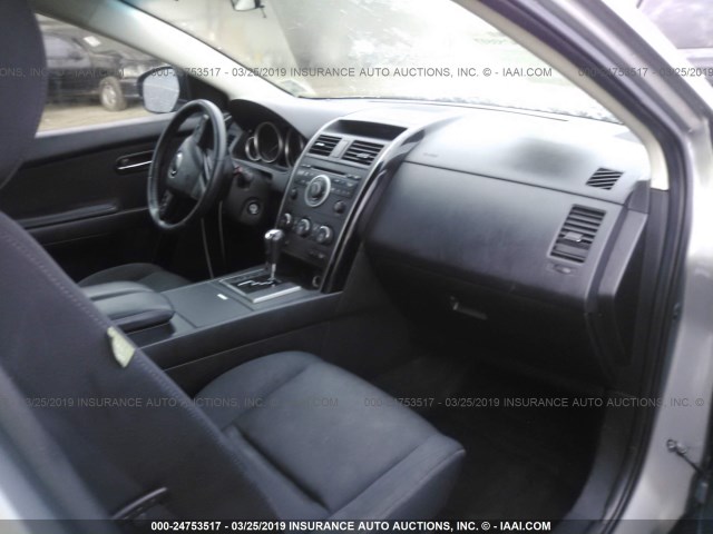 JM3TB2BA4B0319856 - 2011 MAZDA CX-9 SILVER photo 5