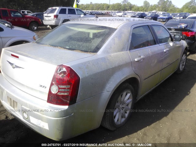 2C3KA43R28H133541 - 2008 CHRYSLER 300 LX SILVER photo 4