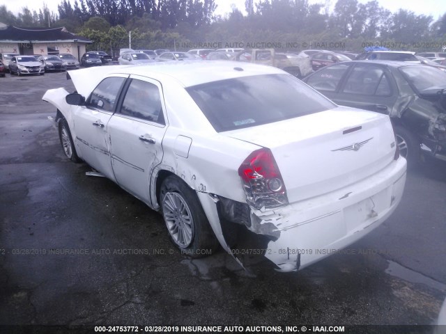 2C3CA5CV3AH326973 - 2010 CHRYSLER 300 TOURING WHITE photo 3