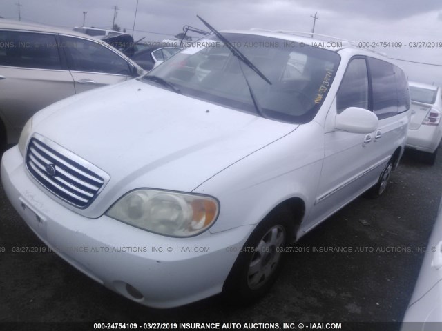 KNDUP131226298882 - 2002 KIA SEDONA EX/LX WHITE photo 2