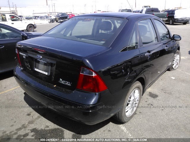 1FAFP34N87W227480 - 2007 FORD FOCUS ZX4/S/SE/SES Қара фото 4