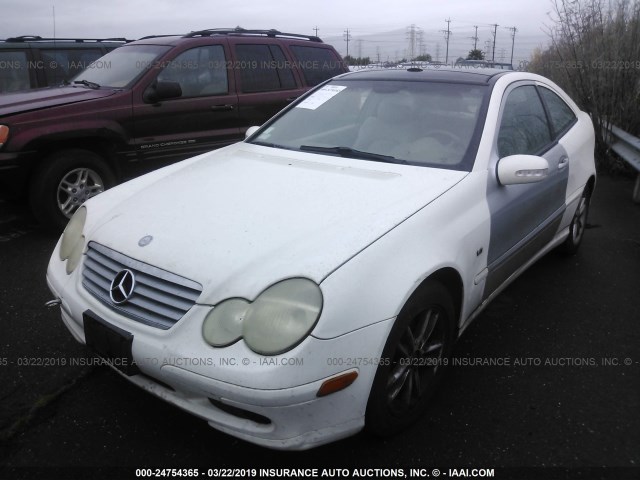 WDBRN40J23A485604 - 2003 MERCEDES-BENZ C 230K SPORT COUPE WHITE photo 2