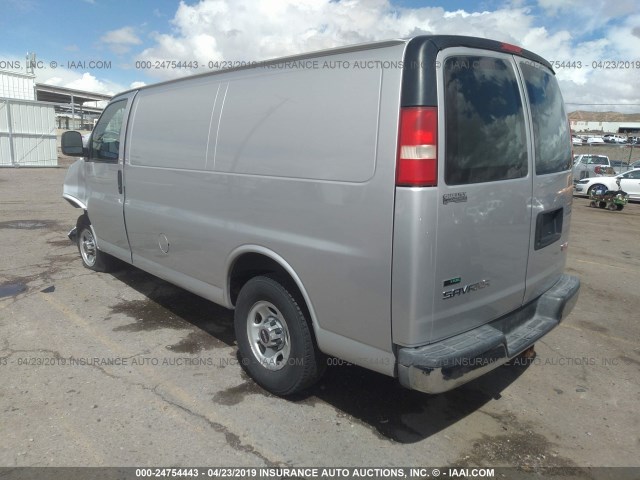 1GTZGFAA2A1181286 - 2010 GMC SAVANA G2500 GRAY photo 3