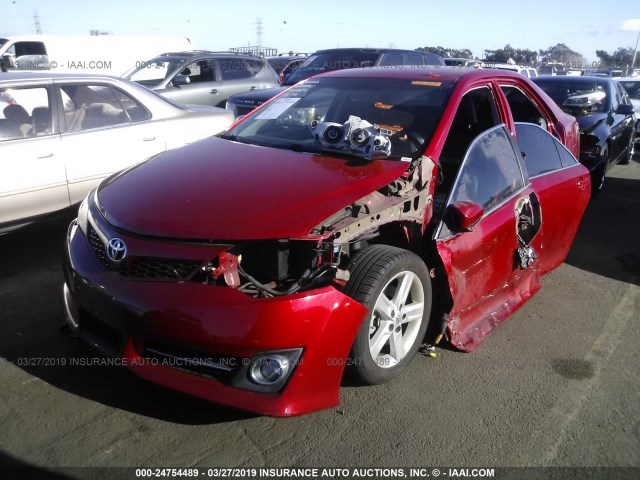 4T1BF1FKXEU821348 - 2014 TOYOTA CAMRY L/SE/LE/XLE 红色 照片 2