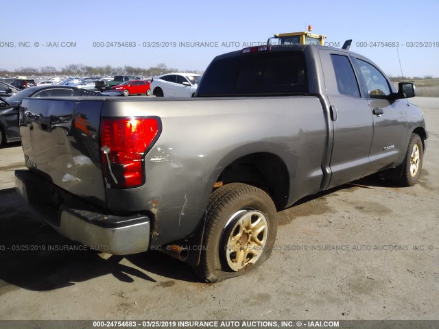 5TFRM5F18BX020693 - 2011 TOYOTA TUNDRA DOUBLE CAB SR5 GRAY photo 4