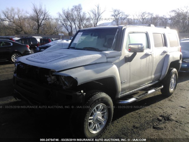 5GTDN136X68115166 - 2006 HUMMER H3 GRAY photo 2