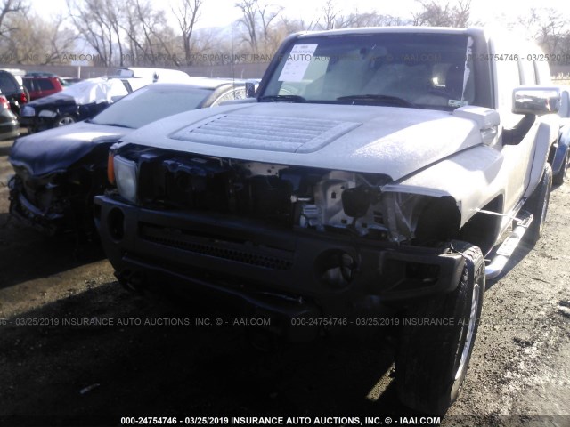 5GTDN136X68115166 - 2006 HUMMER H3 GRAY photo 6