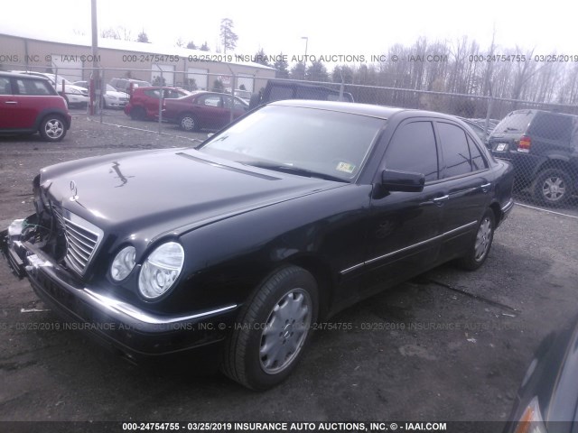 WDBJF65H0XA798846 - 1999 MERCEDES-BENZ E 320 BLACK photo 2