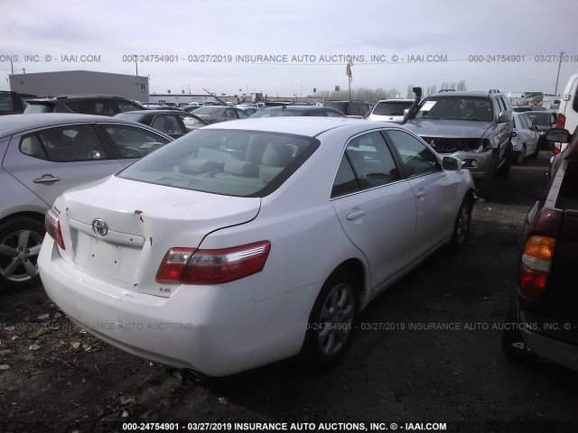 4T1BK46KX9U586825 - 2009 TOYOTA CAMRY SE/LE/XLE WHITE photo 4