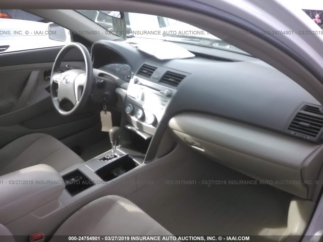 4T1BK46KX9U586825 - 2009 TOYOTA CAMRY SE/LE/XLE WHITE photo 5