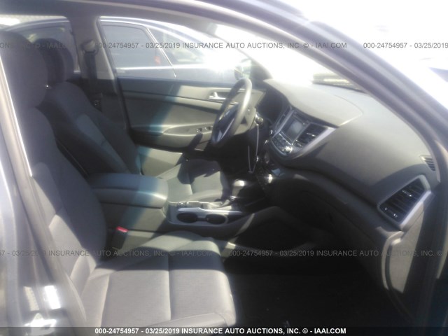 KM8J33A2XHU535754 - 2017 HYUNDAI TUCSON LIMITED/SPORT AND ECO/SE GRAY photo 5