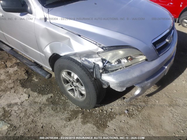 KNDJD733045240116 - 2004 KIA SORENTO EX/LX SILVER photo 6