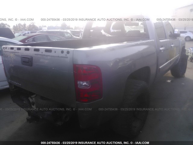 2GCEC13J971693639 - 2007 CHEVROLET SILVERADO C1500 CREW CAB SILVER photo 4