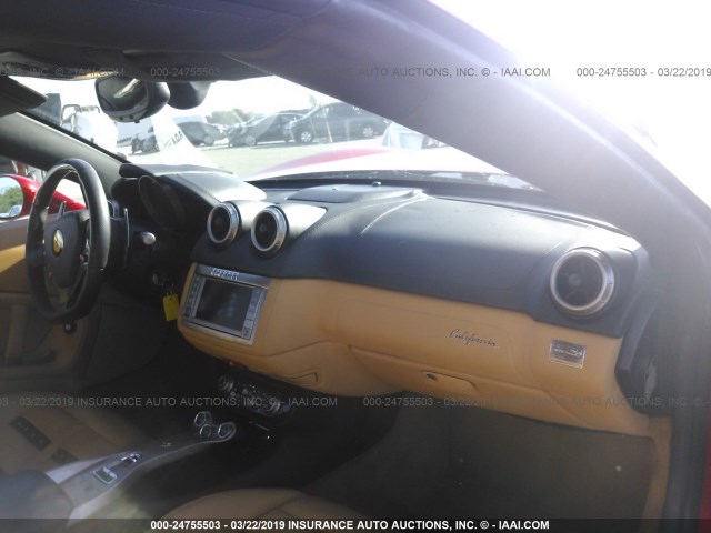 ZFF65LJA0B0179116 - 2011 FERRARI CALIFORNIA RED photo 5