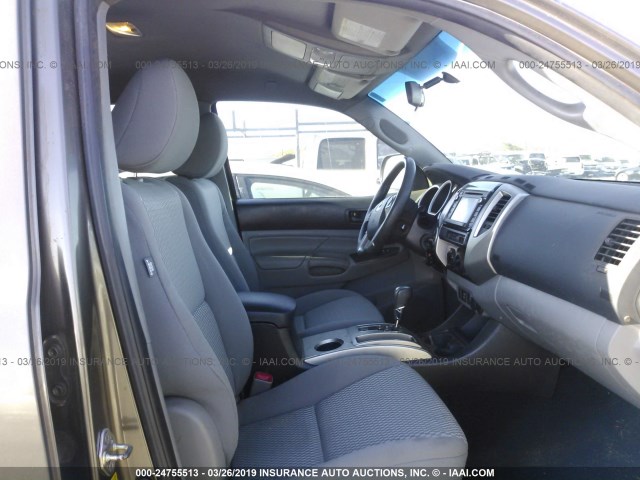 3TMLU4EN1EM140737 - 2014 TOYOTA TACOMA DOUBLE CAB 棕色 照片 5