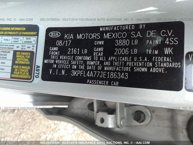 3KPFL4A77JE186343 - 2018 KIA FORTE LX/S SILVER photo 9