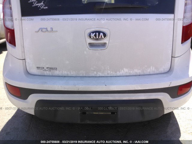 KNDJT2A62D7758574 - 2013 KIA SOUL +/!/SPORT WHITE photo 6