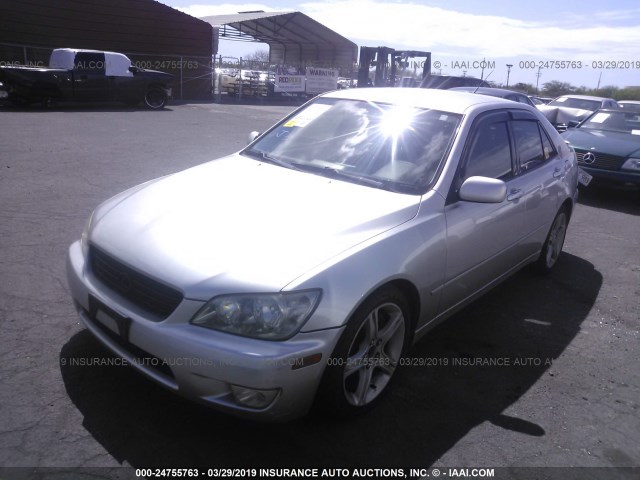 JTHBD182110027779 - 2001 LEXUS IS 300 SILVER photo 2