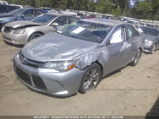 4T1BF1FK3GU225002 - 2016 TOYOTA CAMRY LE/XLE/SE/XSE 银色 照片 2