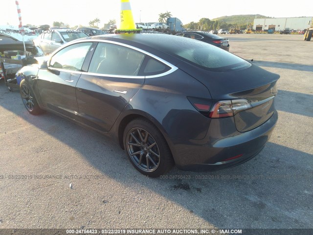 5YJ3E1EAXJF123796 - 2018 TESLA MODEL 3 GRAY photo 3