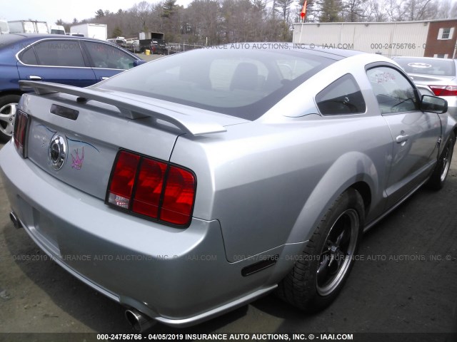 1ZVHT82H395100005 - 2009 FORD MUSTANG GT SILVER photo 4