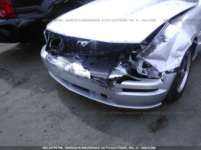 1ZVHT82H395100005 - 2009 FORD MUSTANG GT SILVER photo 6