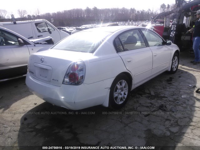 1N4AL11D95C332534 - 2005 NISSAN ALTIMA S/SL WHITE photo 4