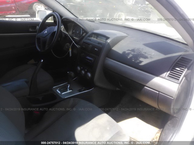 4A32B2FF9AE011395 - 2010 MITSUBISHI GALANT WHITE photo 5