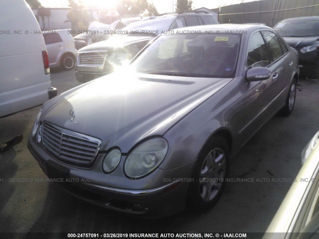 WDBUF65J05A727319 - 2005 MERCEDES-BENZ E 320 BEIGE photo 2