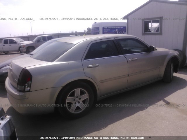 2C3LA43R86H253491 - 2006 CHRYSLER 300 TAN photo 4