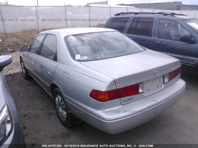 4T1BG22K71U084340 - 2001 TOYOTA CAMRY CE/LE/XLE SILVER photo 3