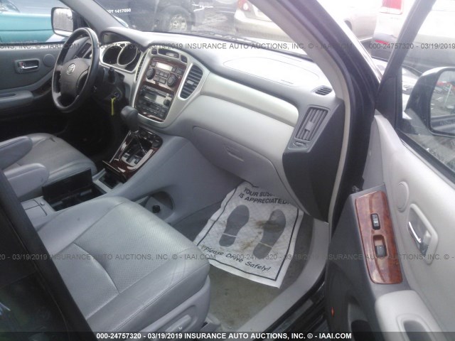 JTEEP21A050090628 - 2005 TOYOTA HIGHLANDER LIMITED BLACK photo 5