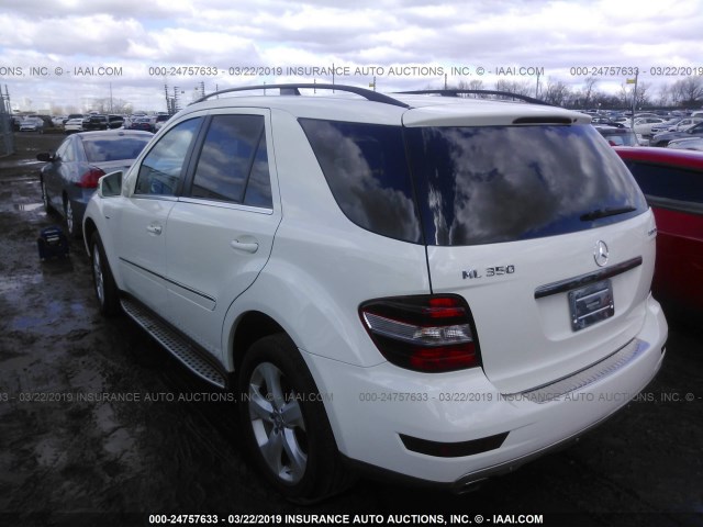 4JGBB2FB7BA633949 - 2011 MERCEDES-BENZ ML 350 BLUETEC WHITE photo 3