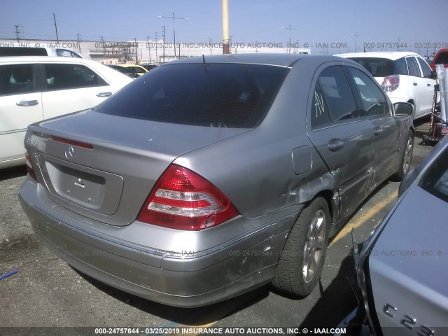 WDBRF61J25A717905 - 2005 MERCEDES-BENZ C 240 GRAY photo 4