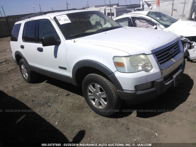 1FMEU63E76UB71474 - 2006 FORD EXPLORER XLT WHITE photo 1